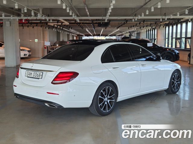 Mercedes-Benz E-Class 2017 — photo 2