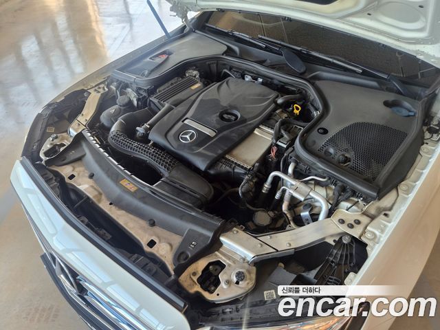 Mercedes-Benz E-Class 2017 — photo 5