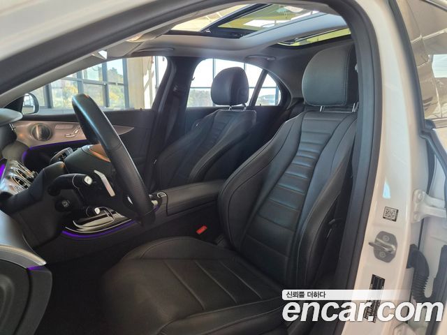 Mercedes-Benz E-Class 2017 — photo 11