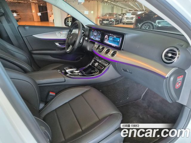 Mercedes-Benz E-Class 2017 — photo 14