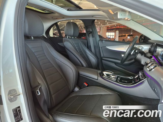 Mercedes-Benz E-Class 2017 — photo 15