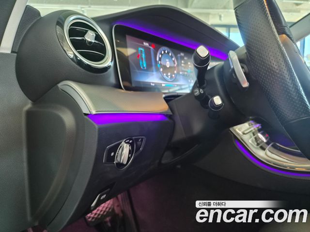 Mercedes-Benz E-Class 2017 — photo 17