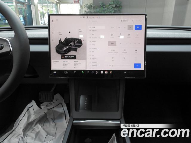 Tesla Model 3 2027 — photo 8