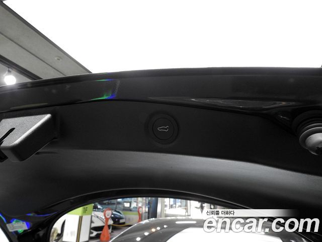 Tesla Model 3 2027 — photo 14