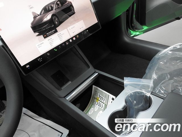 Tesla Model 3 2027 — photo 18
