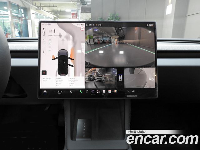 Tesla Model 3 2027 — photo 19