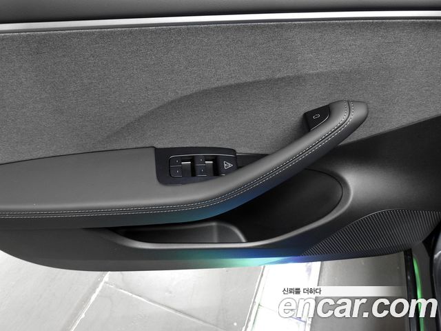 Tesla Model 3 2027 — photo 20