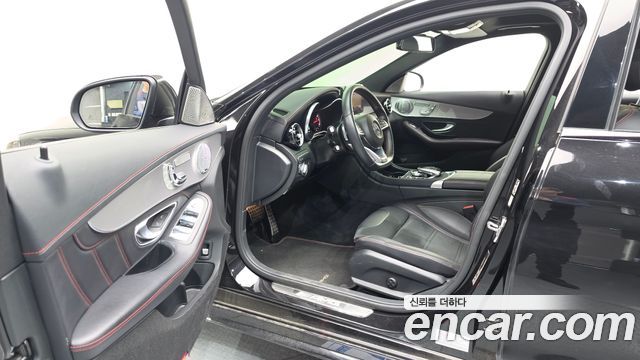 Mercedes-Benz C-Class 2018 — photo 13
