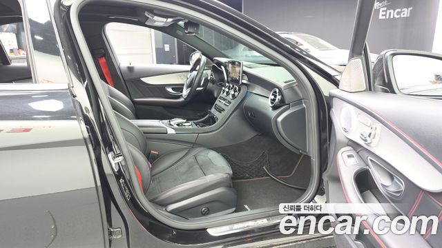 Mercedes-Benz C-Class 2018 — photo 17