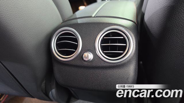 Mercedes-Benz C-Class 2018 — photo 30