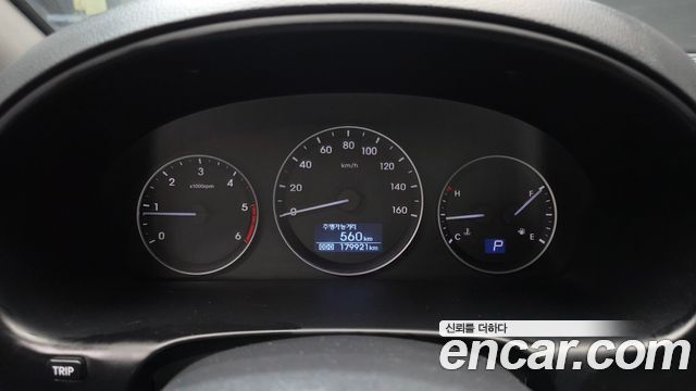 Hyundai Starex 2018 — photo 11