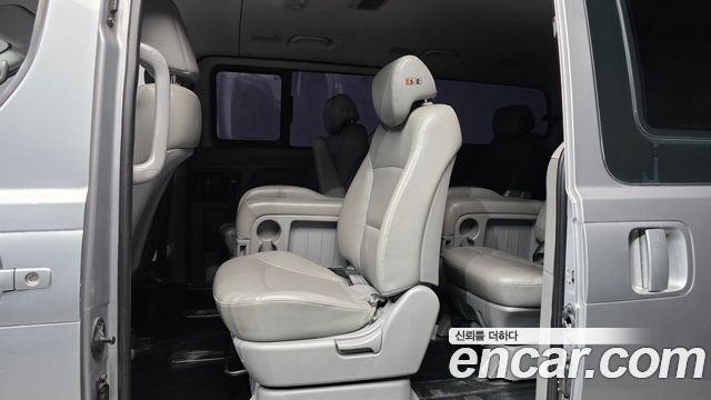 Hyundai Starex 2018 — photo 18