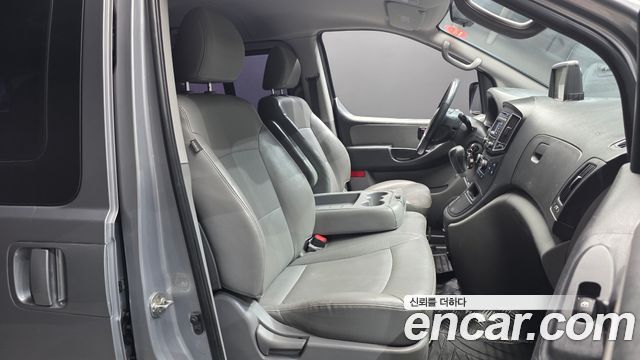 Hyundai Starex 2018 — photo 16