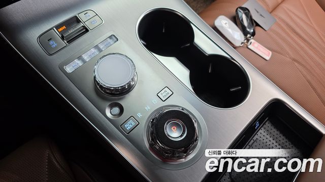 Genesis GV70 2025 — photo 9