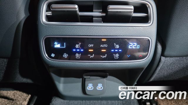 Genesis GV70 2025 — photo 18