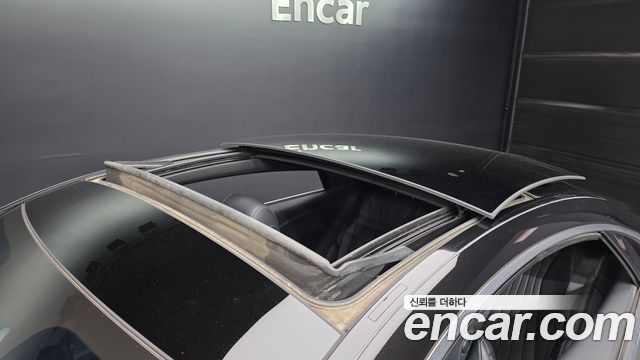 Mercedes-Benz E-Class 2019 — photo 25