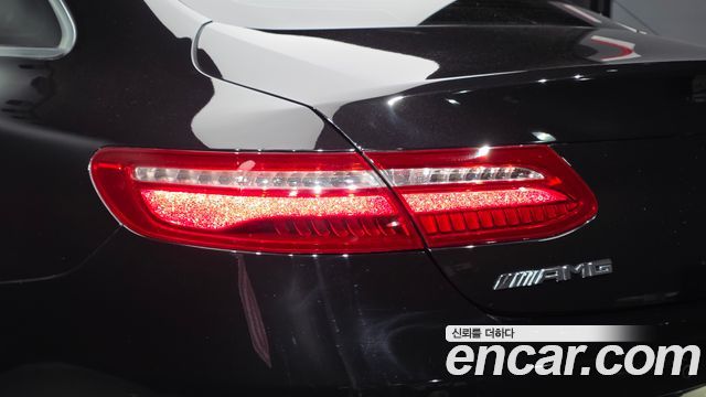 Mercedes-Benz E-Class 2019 — photo 9