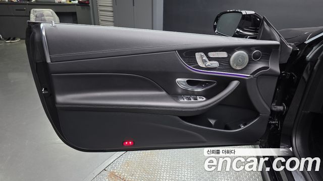 Mercedes-Benz E-Class 2019 — photo 14