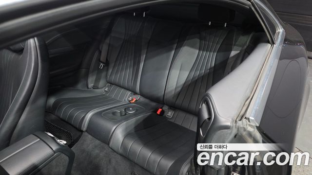 Mercedes-Benz E-Class 2019 — photo 16