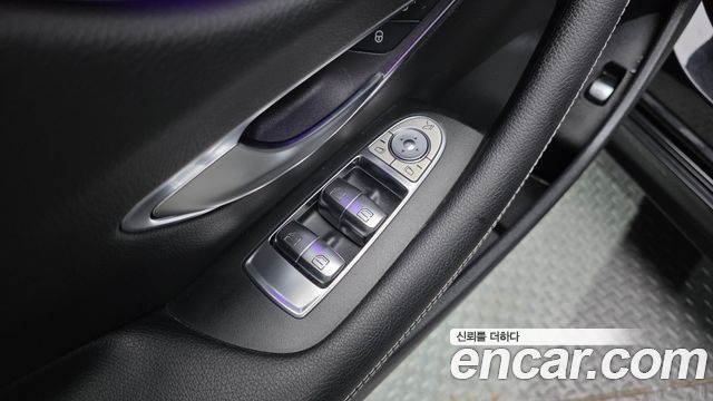Mercedes-Benz E-Class 2019 — photo 29