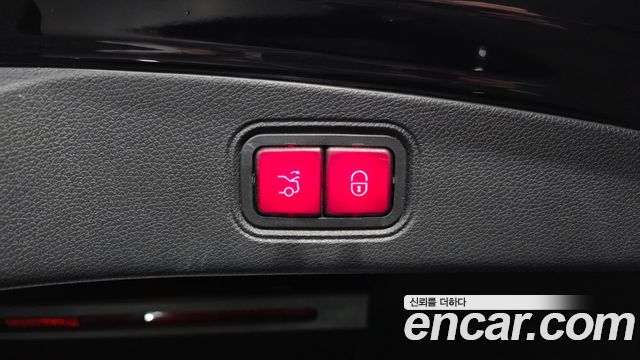 Mercedes-Benz E-Class 2019 — photo 31