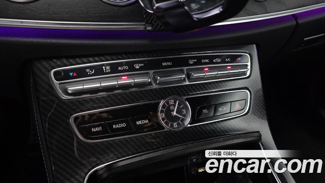 Mercedes-Benz E-Class 2019 — photo 33