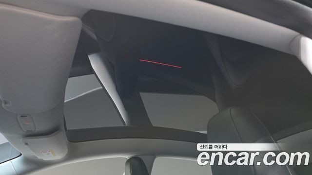Tesla Model Y 2025 — photo 23