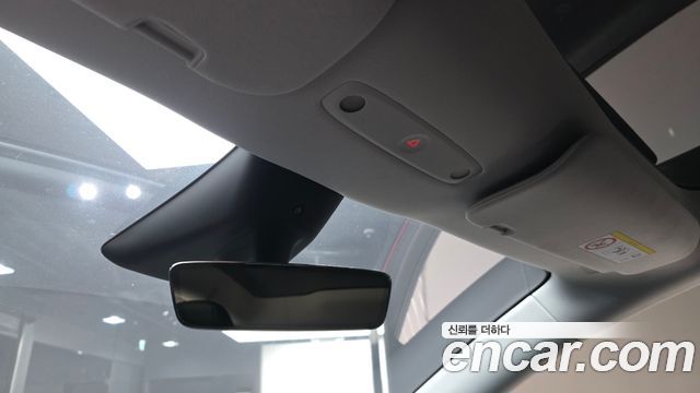 Tesla Model Y 2025 — photo 24