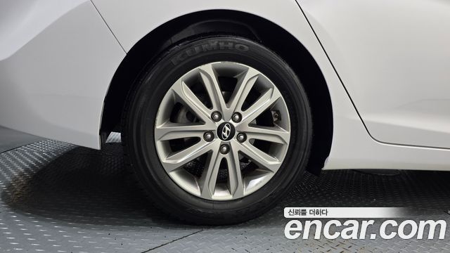 Hyundai AVANTE 2016 — photo 5