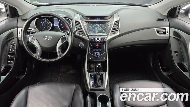 Hyundai AVANTE 2016 — photo 10