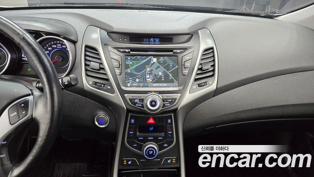 Hyundai AVANTE 2016 — photo 20
