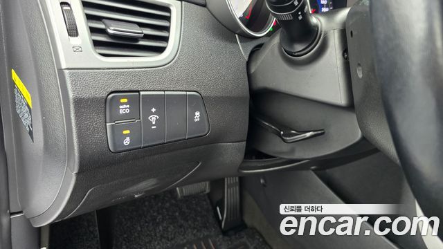 Hyundai AVANTE 2016 — photo 24