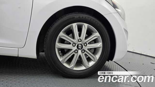 Hyundai AVANTE 2016 — photo 7