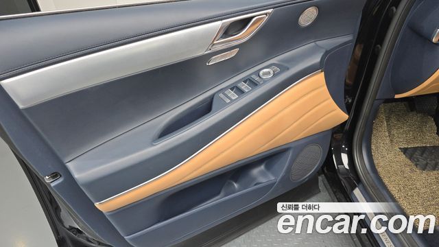 Genesis GV80 2023 — photo 14