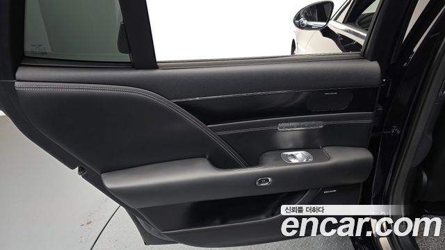 Genesis G90 2023 — photo 15