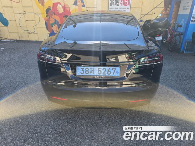 Tesla Model S 2026 — photo 3