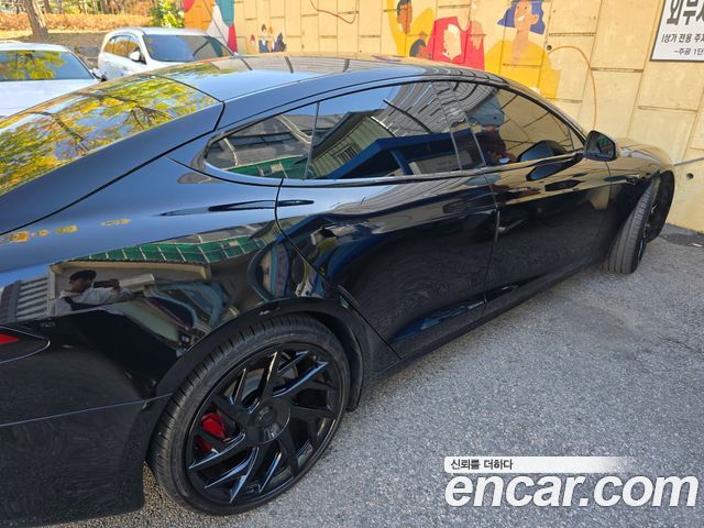 Tesla Model S 2026 — photo 4