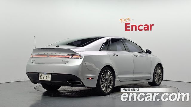 Lincoln MKZ 2014 — photo 2