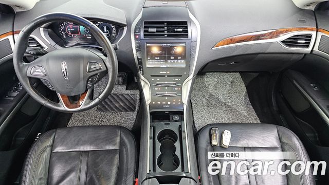 Lincoln MKZ 2014 — photo 10