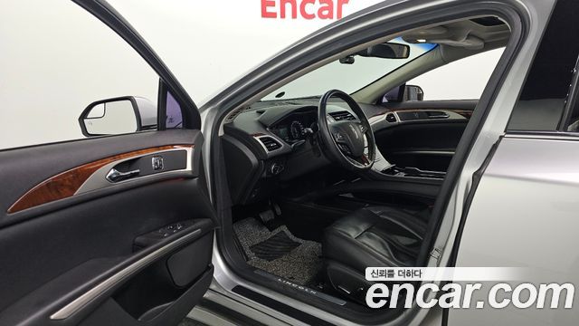 Lincoln MKZ 2014 — photo 13