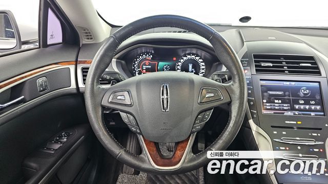 Lincoln MKZ 2014 — photo 19