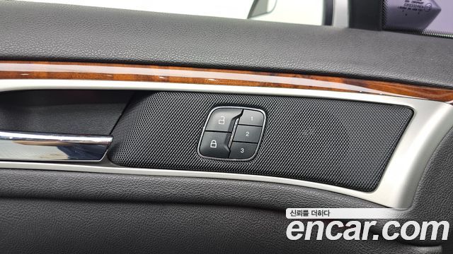 Lincoln MKZ 2014 — photo 22