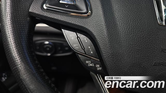 Lincoln MKZ 2014 — photo 25