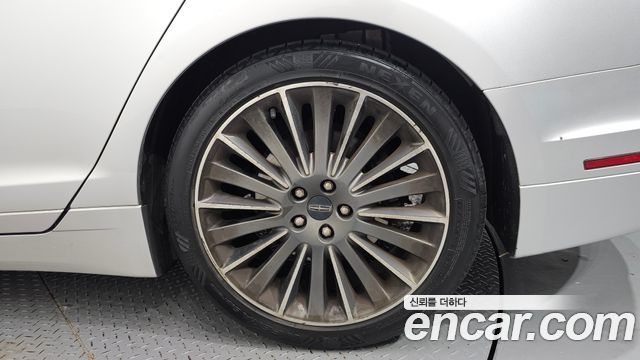 Lincoln MKZ 2014 — photo 7