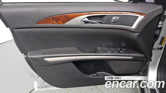 Lincoln MKZ 2014 — photo 14