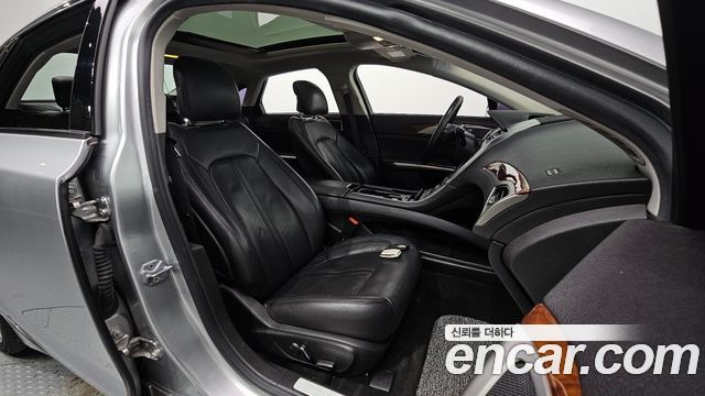 Lincoln MKZ 2014 — photo 16