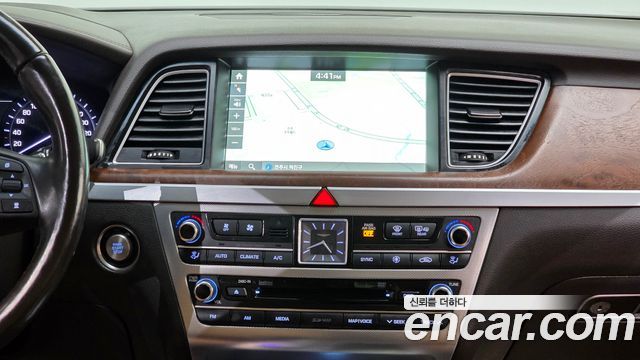Genesis G80 2018 — photo 15
