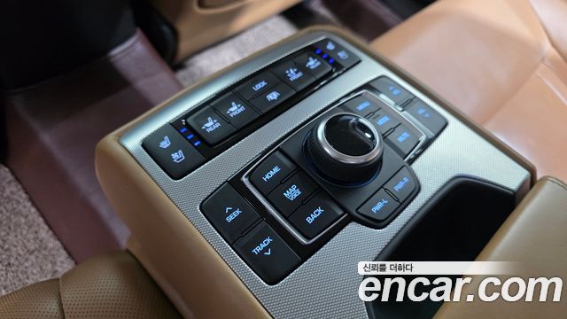 Genesis G80 2018 — photo 18