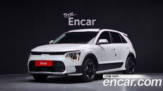 Kia Niro 2023 — photo 1