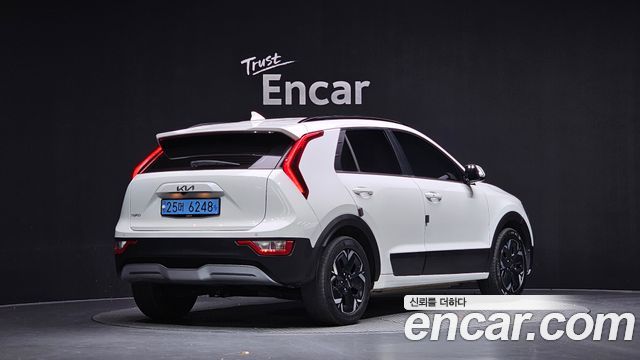 Kia Niro 2023 — photo 2